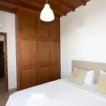 Mykonos Elegance 2-bedroom Escape In Psarou Apartmán *