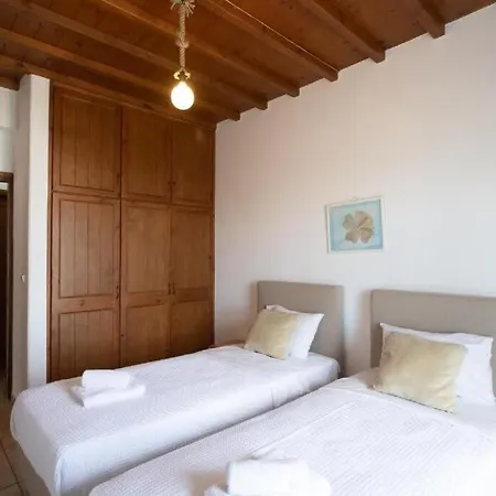 Mykonos Elegance 2-bedroom Escape In Psarou شقة