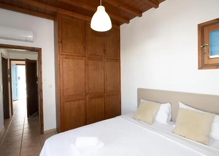 Mykonos Elegance 2-bedroom Escape In Psarou شقة *